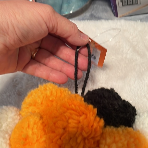 Halloween pompom wreath NWT - Picture 8 of 8